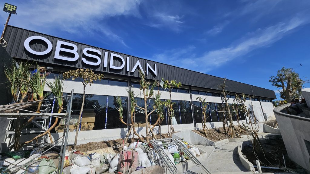 Kaca Film Bali, Kaca Film Denpasar, Kaca Film canggu, Kaca Film Uluwatu, Kaca Film Pecatu, Kaca Film Nusa Dua, Kaca Film Ssanur, Kaca Film Ubud, Kaca Film Seminyak, Kaca Film Kuta, Kaca Film Jimbaran, Kaca Film Nusa Penida, Kaca Film Hotel, Kaca Film Villa, Kaca Film Gedung, Window Film Bali, Installed Window Film Bali, Window Film Depot Bali, kaca film rumah & bangunan